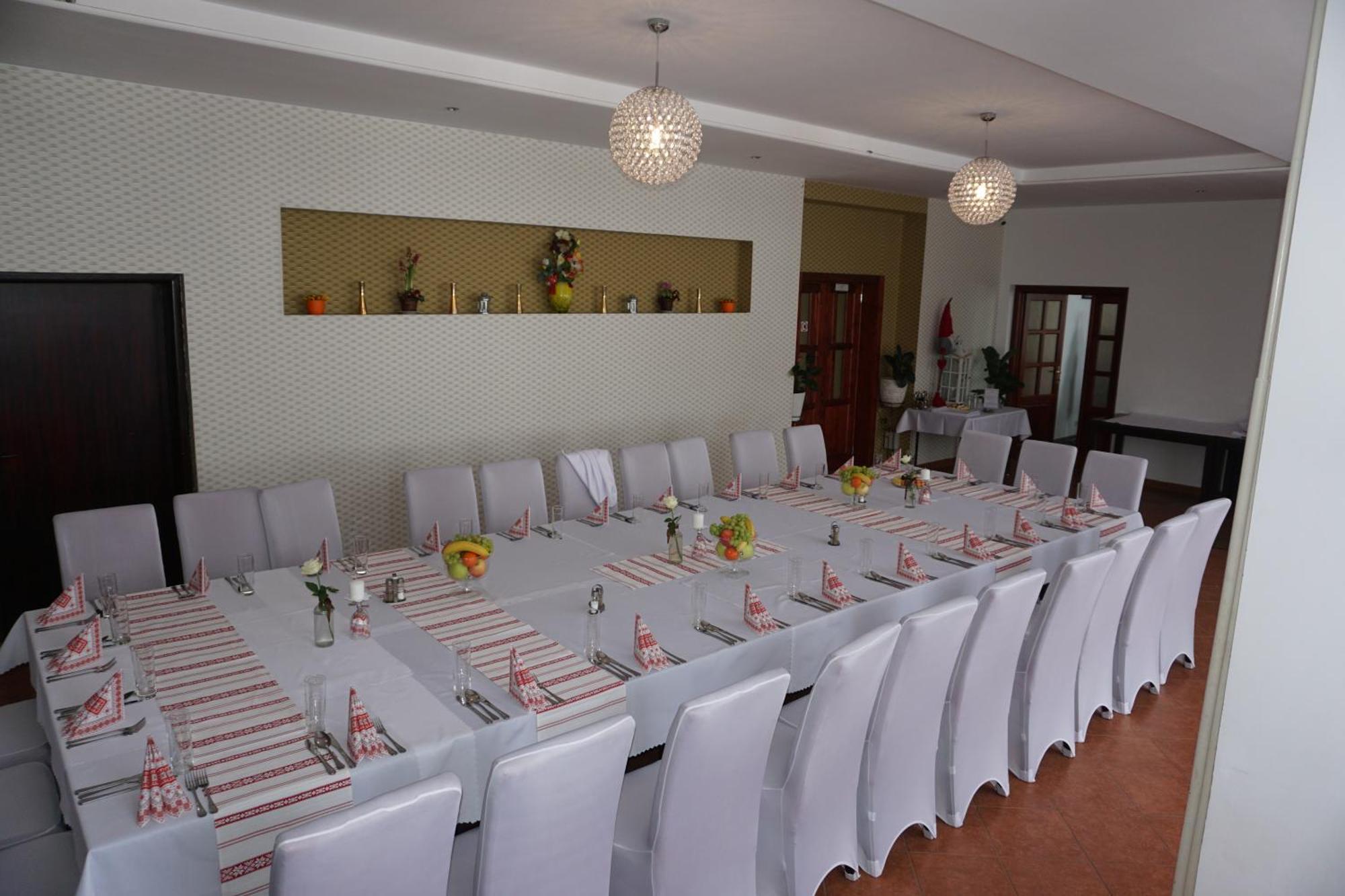 Hotel Gula Батизовце Экстерьер фото