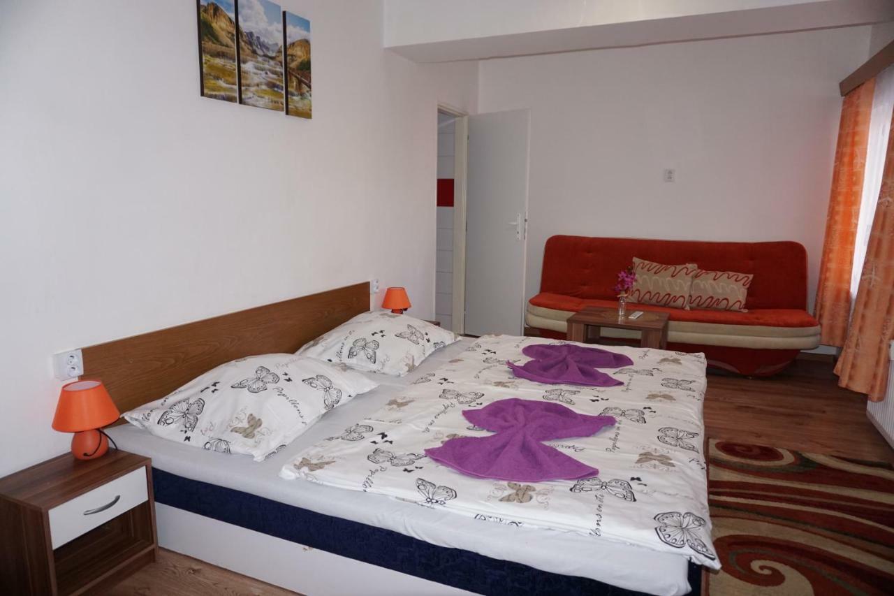 Hotel Gula Батизовце Экстерьер фото