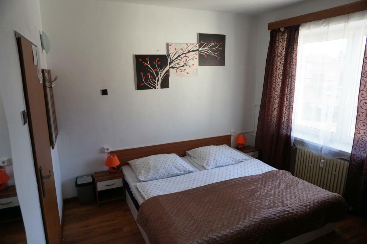 Hotel Gula Батизовце Экстерьер фото
