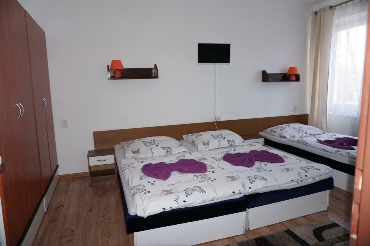 Hotel Gula Батизовце Экстерьер фото