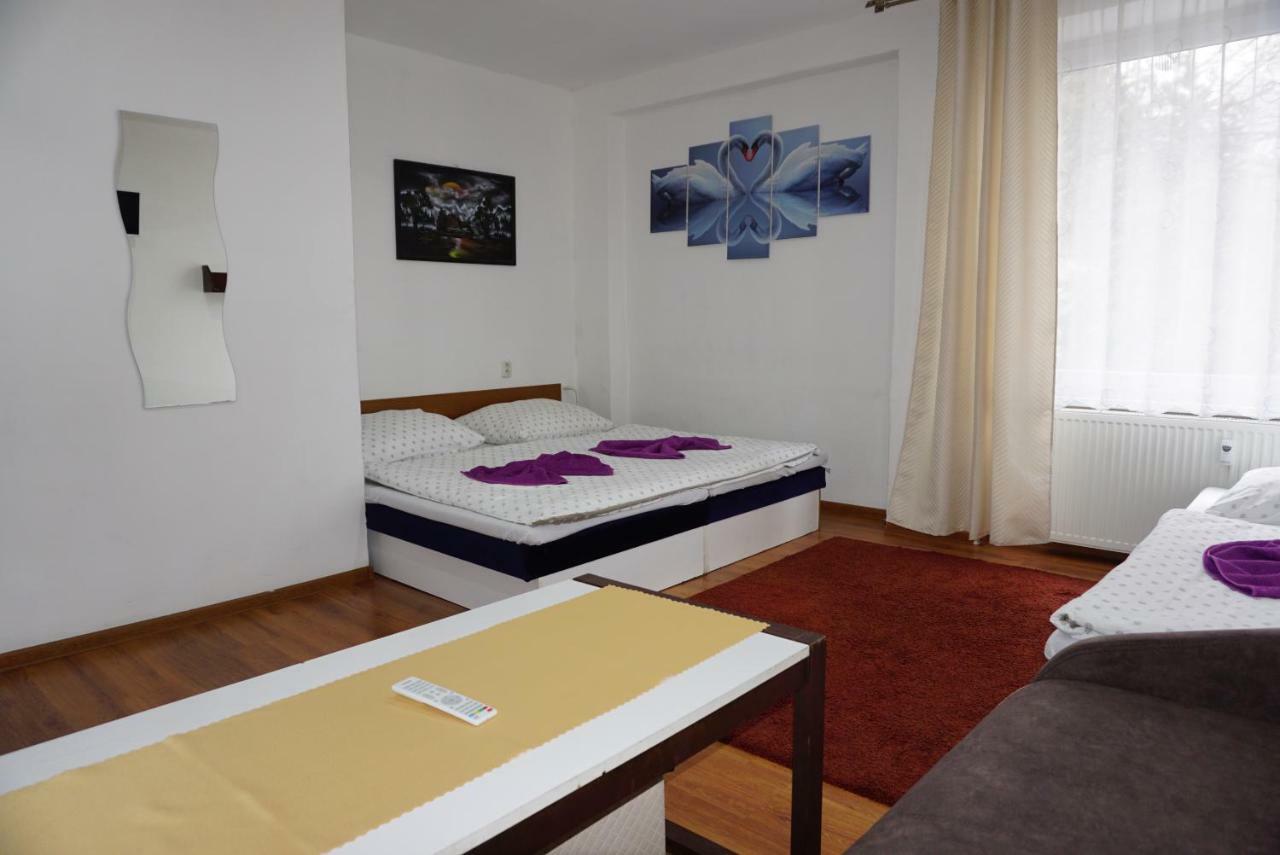 Hotel Gula Батизовце Экстерьер фото